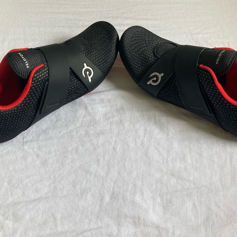 Peloton shoes. Color is black. Size Men’s 11.5 or Women’s 13 - Picture 2 of 4